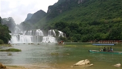 La grotte Son Doong et la cascade Ban Gioc sont votées parmi le top des merveilles naturelles